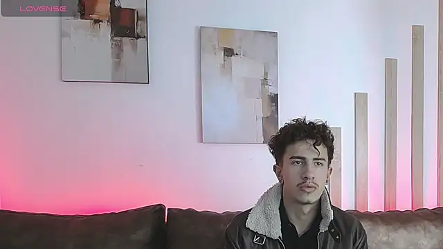Santi_Williams Show in webcam