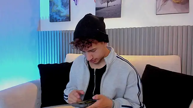 Santi_Williams Pertunjukan Webcam