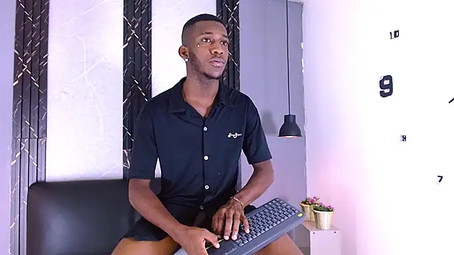 Black_Stiven's Webcam Show