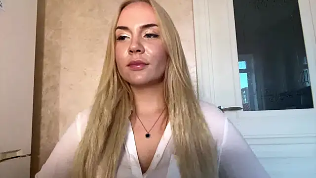 NoreneKast Chat XXX live