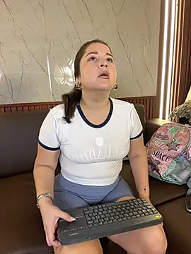 MissKynova live XXX chat