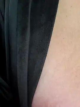 angeloscuro2903 Show in webcam