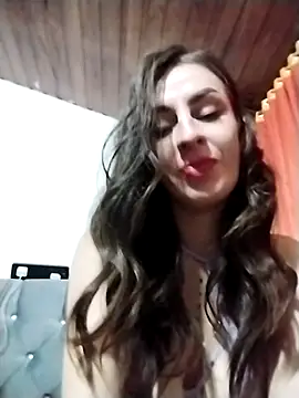 Pokazy przed kamerką – miss_beeella