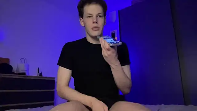Show modela Hot_Adam_ na web-kameri