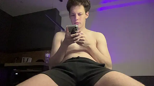 Hot_Adam_n Webbikameraesitys