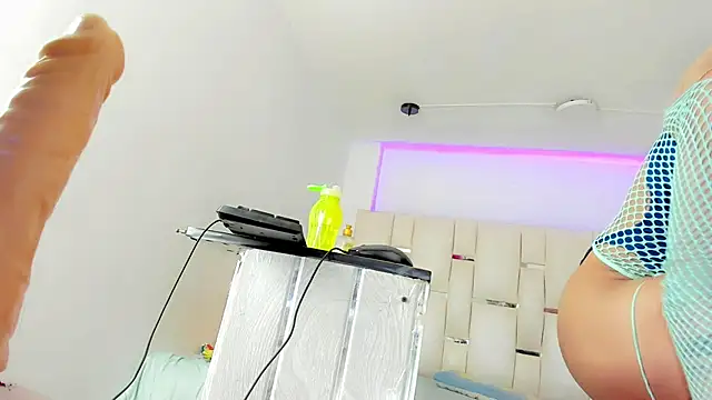 Show de webcam de horny-Eliannis