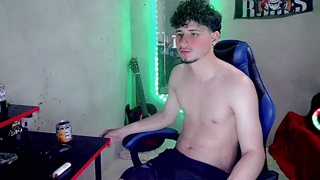 Atom_Hot Show in webcam