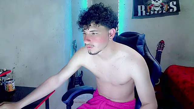 Atom_Hot webcam show