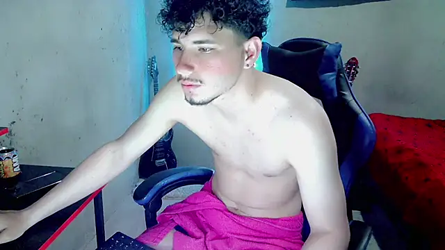 Atom_Hot webkamerás műsora