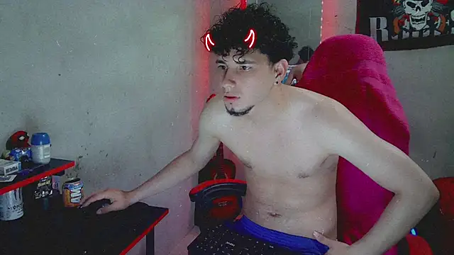 Atom_Hot: вебкам-шоу