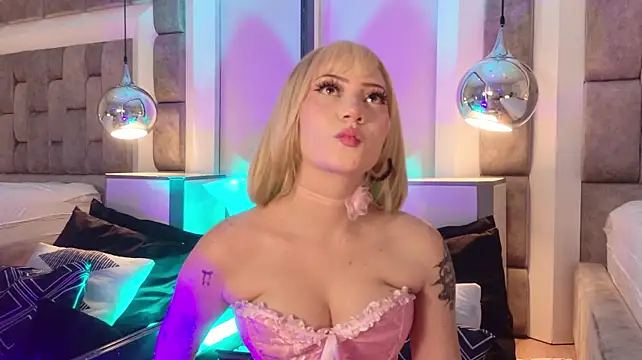 SaharaSinnerr's Webcam Show