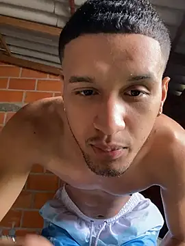 Luamm2105's Webcam Show