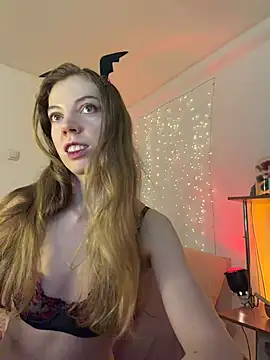 Show modela BeautyEliise_ na web-kameri