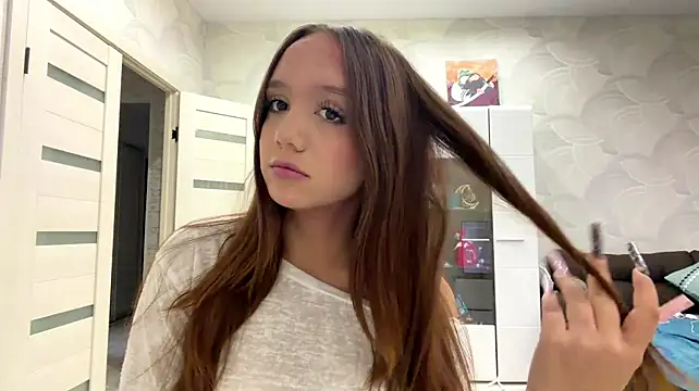 NadeneGutches Show in webcam
