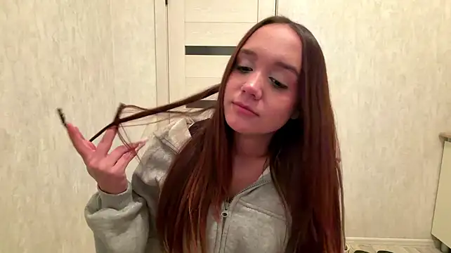 NadeneGutches webcam show