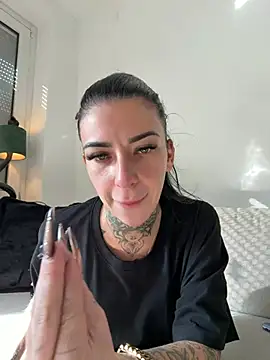 LuanasSecret666's Live XXX Chat