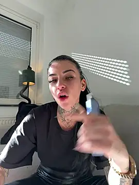 XXX chat uživo modela LuanasSecret666