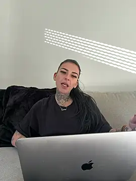 LuanasSecret666 Webcam-Show