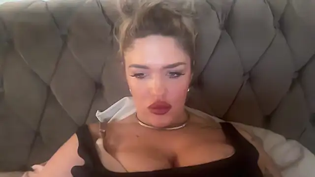sienna_allegra Show in webcam