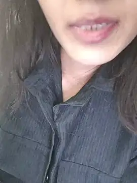 แชท XXX สดของ sexy_aaruhi
