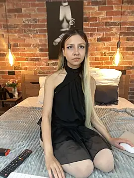 BabyCleo's Live XXX Chat