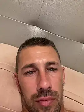 Bigcarlosc's Webcam Show