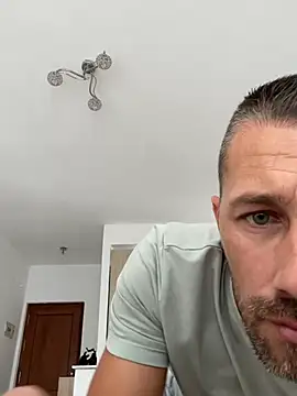 Bigcarlosc's Webcam Show