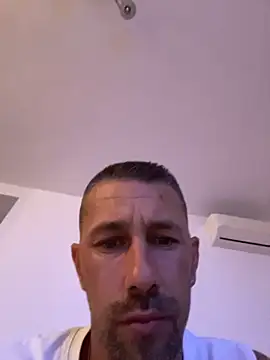 Bigcarlosc webkamerás műsora