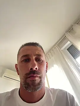 Bigcarlosc Show in webcam