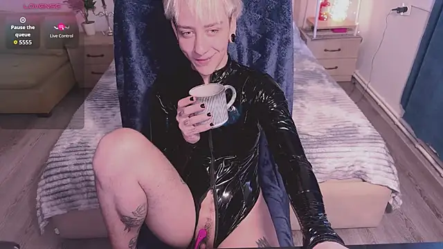 KitBiggestClit's Live XXX Chat
