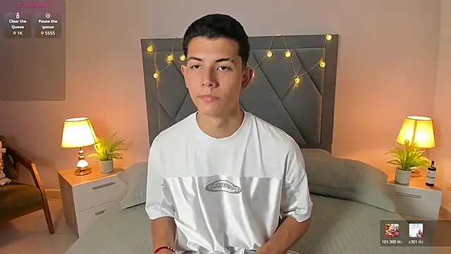 your_fav_twink_: διαδικτυακό σόου στην κάμερα