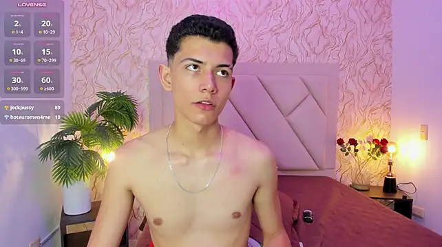 your_fav_twink_ Webcam-Show
