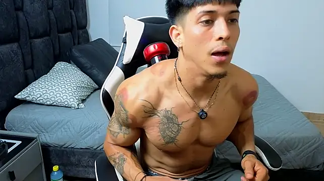 Austin_muscle Webcam show