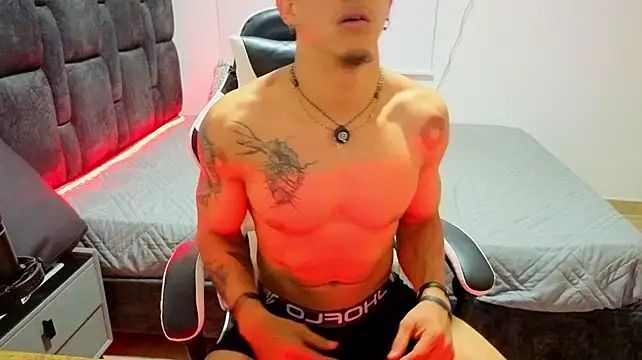 Austin_muscle webcam show