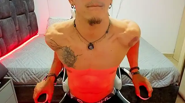 Austin_muscle webcam show