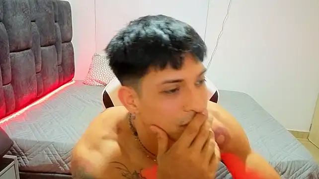 Show de Austin_muscle na webcam