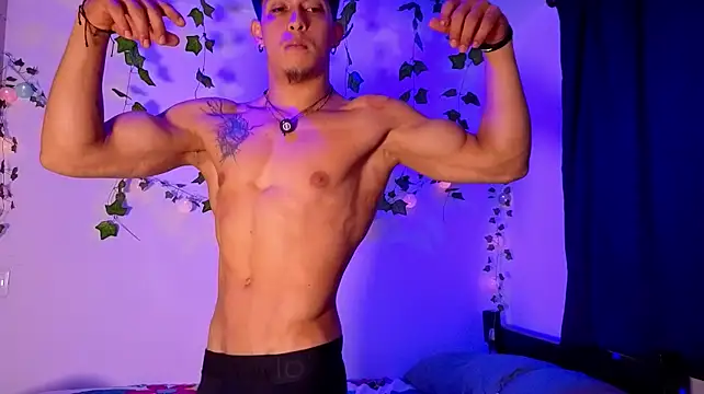 Austin_muscle Show in webcam