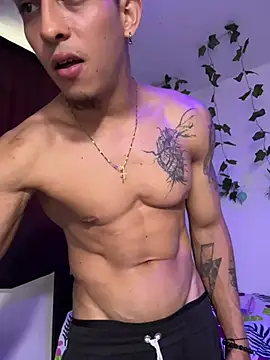 הופעת וובקאם של Austin_muscle