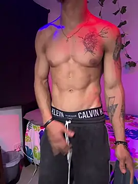 Show modela Austin_muscle na web-kameri