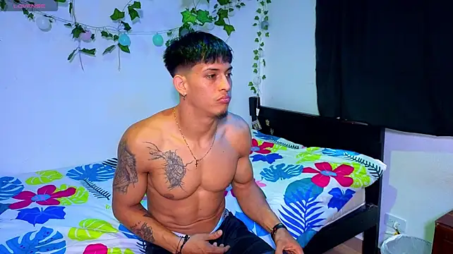 הופעת וובקאם של Austin_muscle