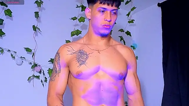 Austin_muscle webcam show