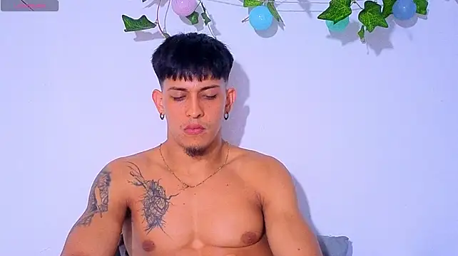 Pokazy przed kamerką – Austin_muscle