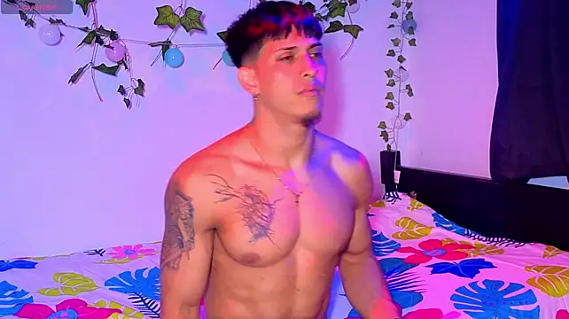 Austin_muscle: διαδικτυακό σόου στην κάμερα