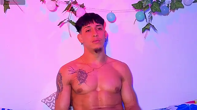 Austin_muscle webcam show