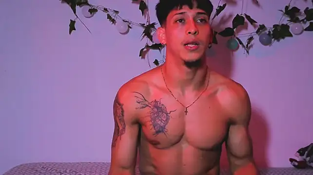 Austin_muscle Show in webcam
