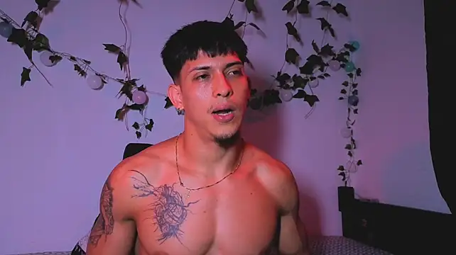 Austin_muscle Webcam show