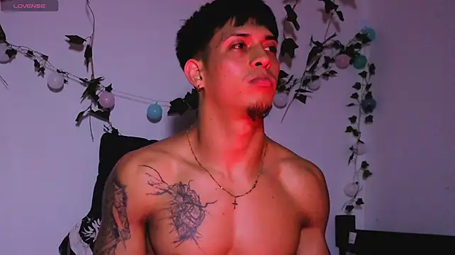 Austin_muscle Show in webcam