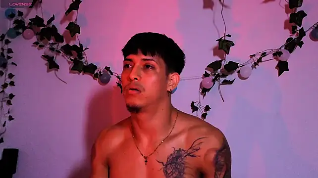 Austin_muscle Show in webcam