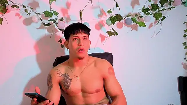 Austin_muscle webcam show