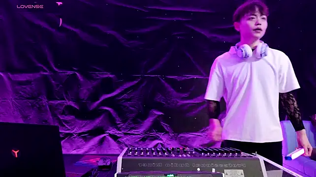 הופעת וובקאם של DJ-ZUOZUO
